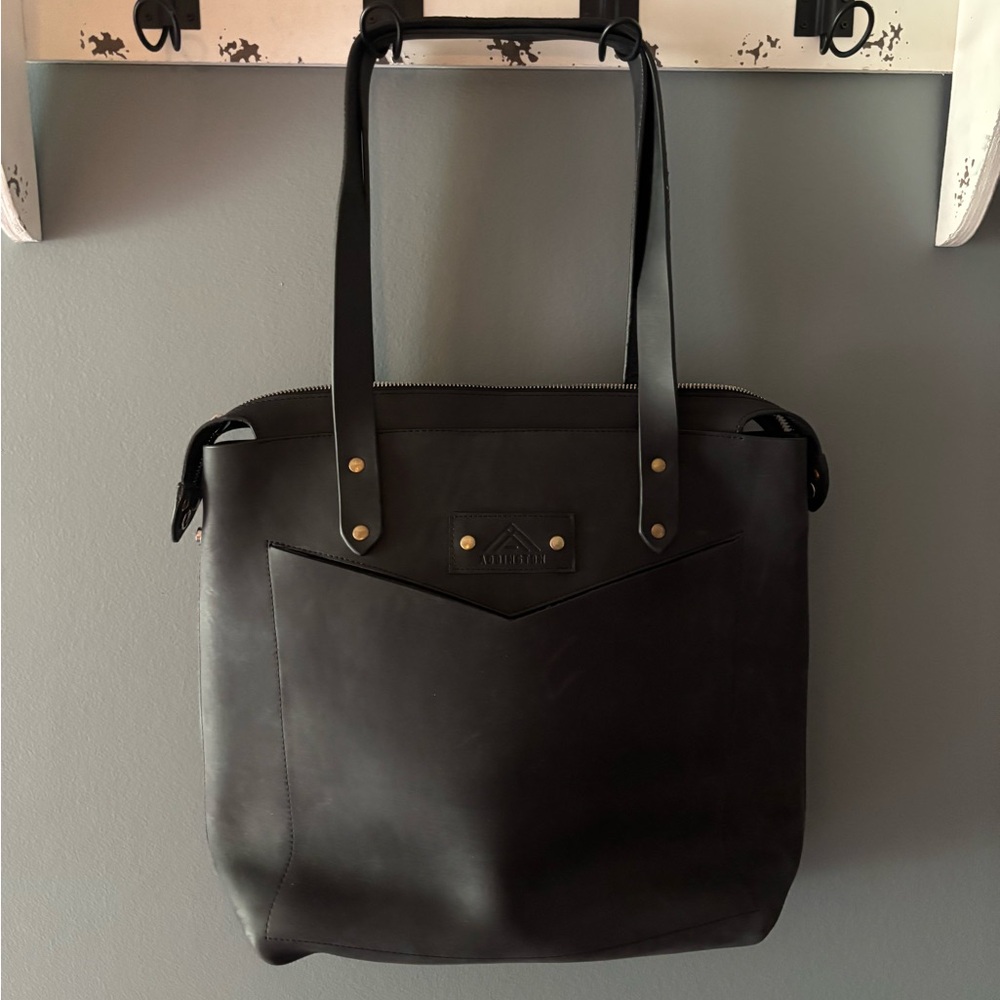 Elegant Black Laptop Bag
